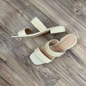 Used beachy dress up sandals 8 women’s